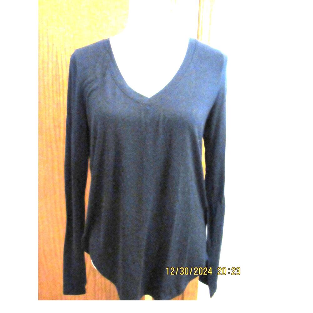 SO V-Neck Long Sleeve, Medium